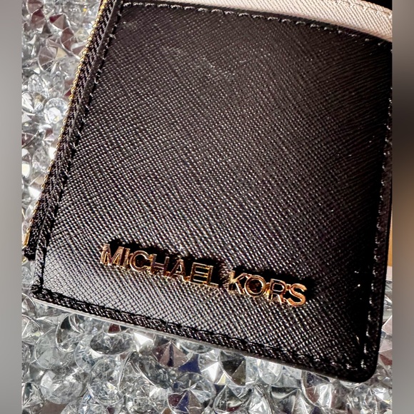 Michael Kors Black and Cream Card Holder - Picture 9 of 11